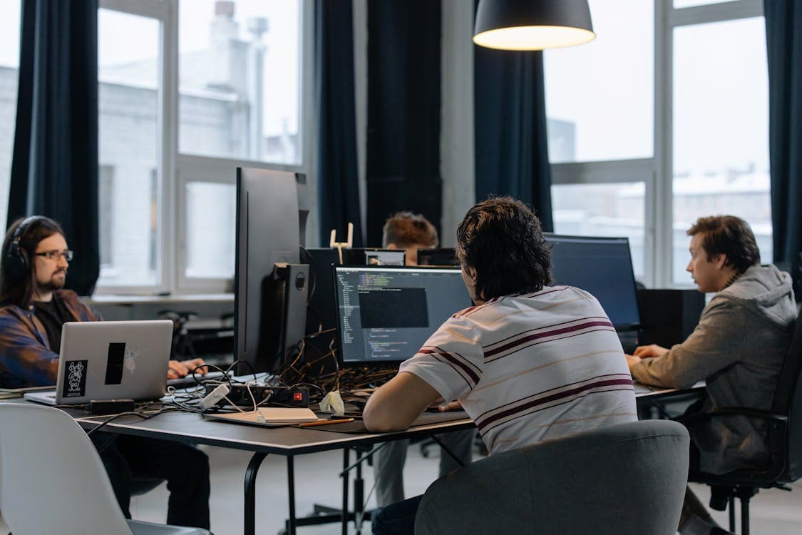 Anki vs Duolingo vs WordDrop: Which App Should Developers Use to Learn English?